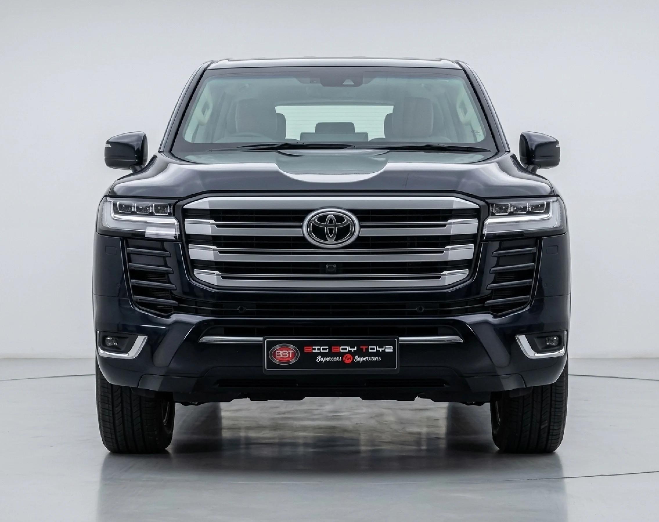 Toyota Land Cruiser 300 - image 1