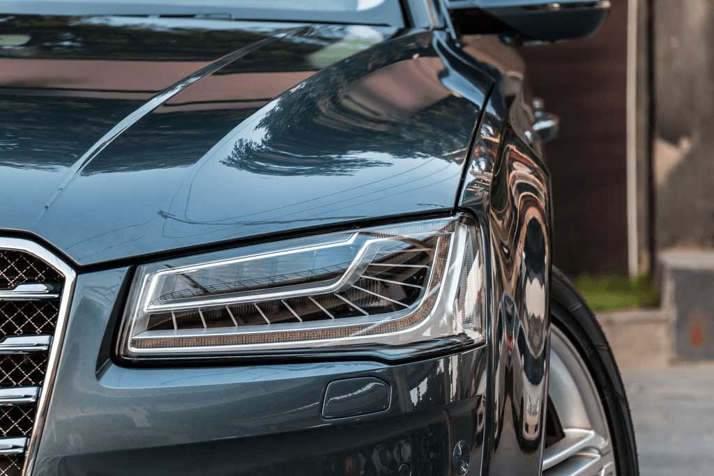 Audi A8L W12: Bestowed Elegance