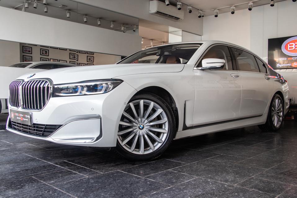 Hourglass says to dream big, so dream BMW