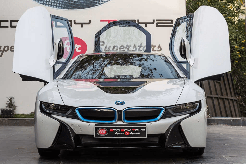The Proficient being from Bavaria: BMW i8 Review 