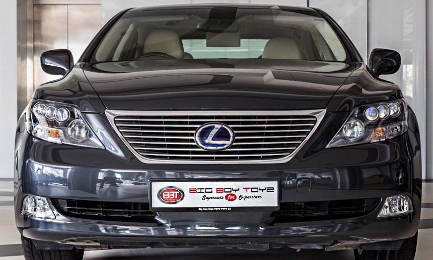 Lexus LS 600h L: Ace Japanese