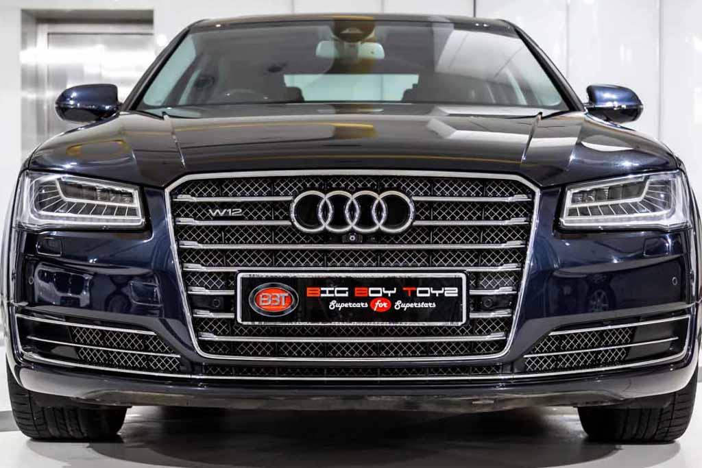 Audi A8 W12