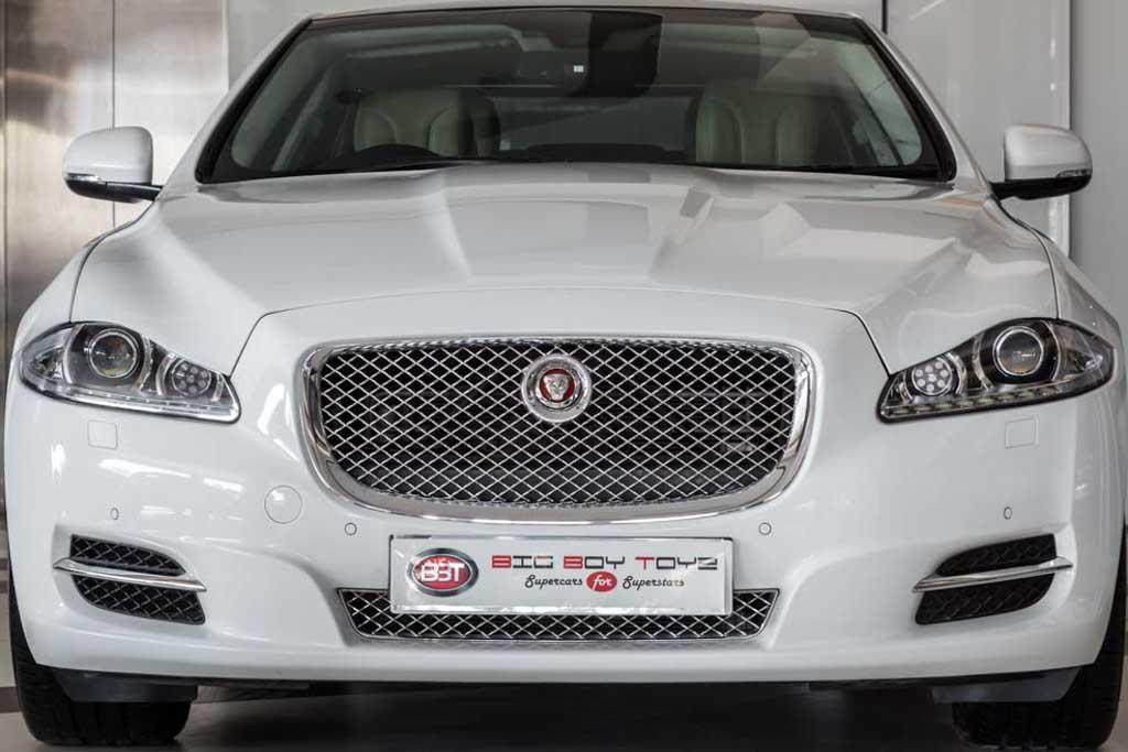 Jaguar XJL Portfolio