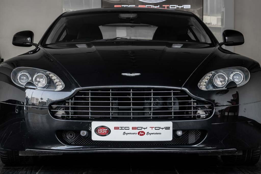 Aston Martin Vantage 