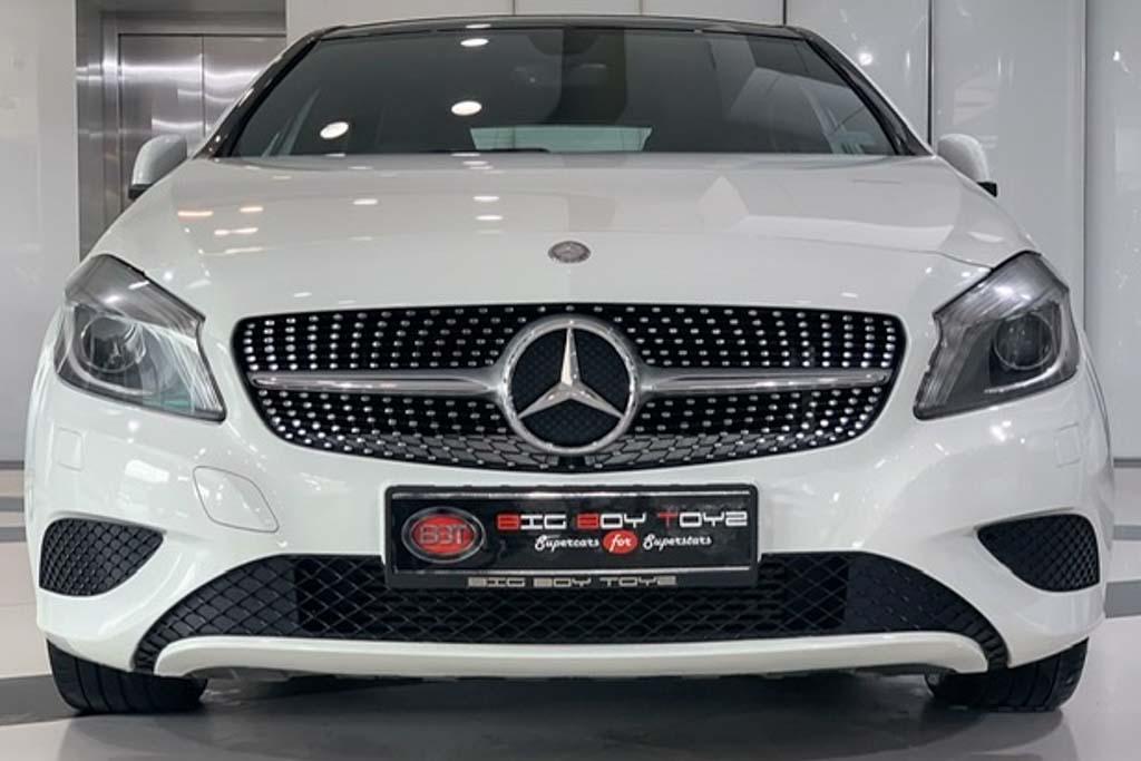 MERCEDES-BENZ A180 