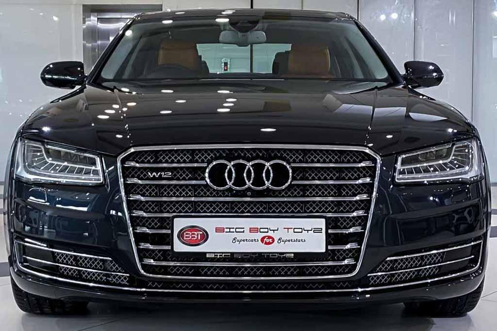 Audi A8 W12