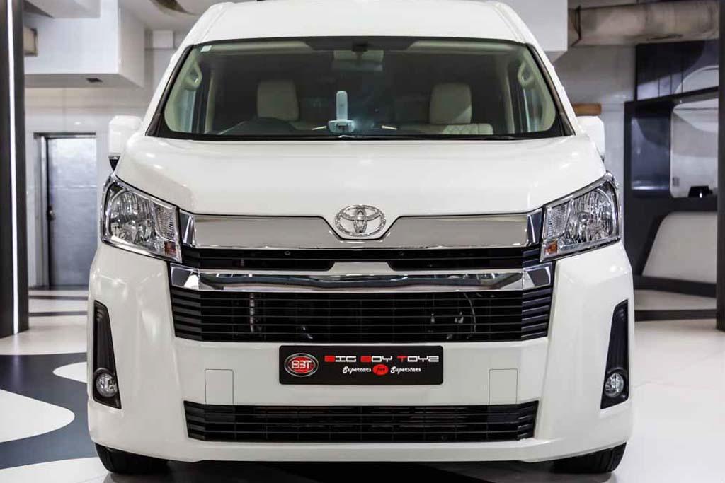 Toyota Hiace Commuter