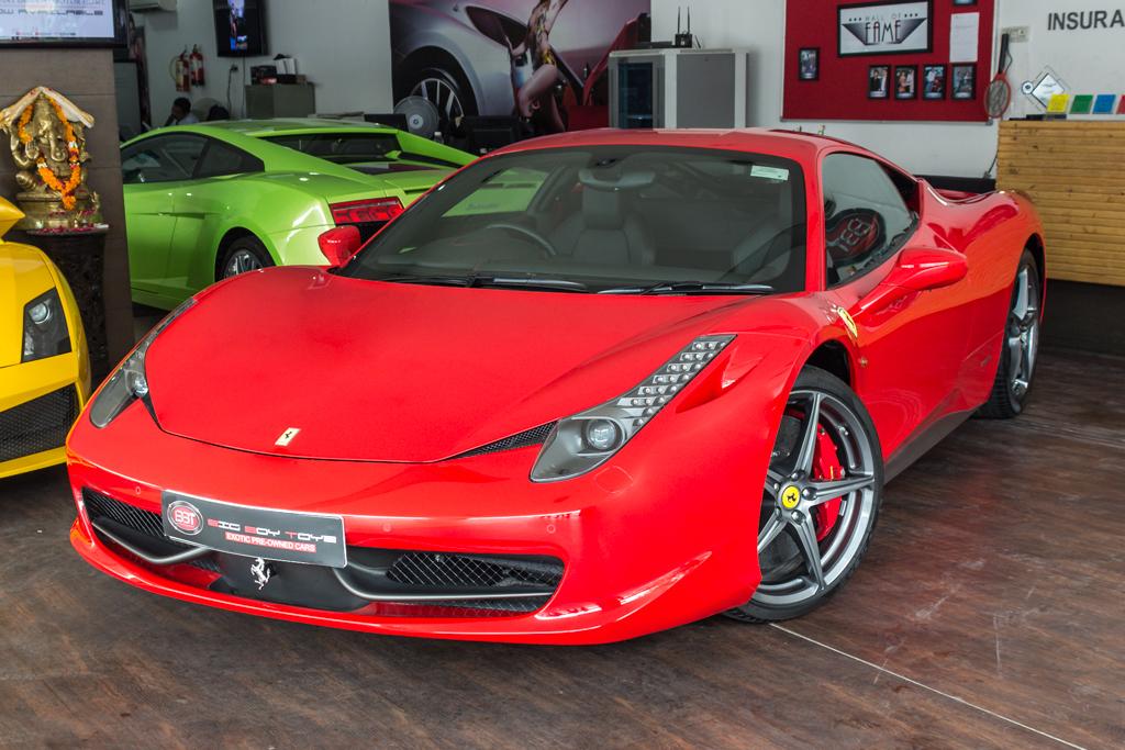 Ferrari 458 Italia Front left side