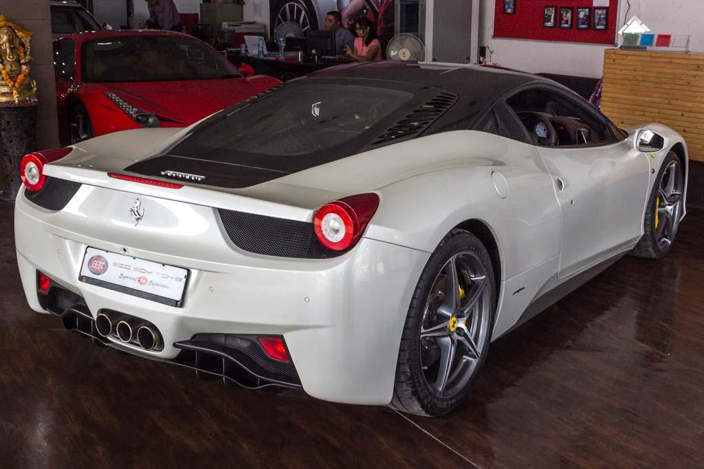 Ferrari 458 Italia Rear right side