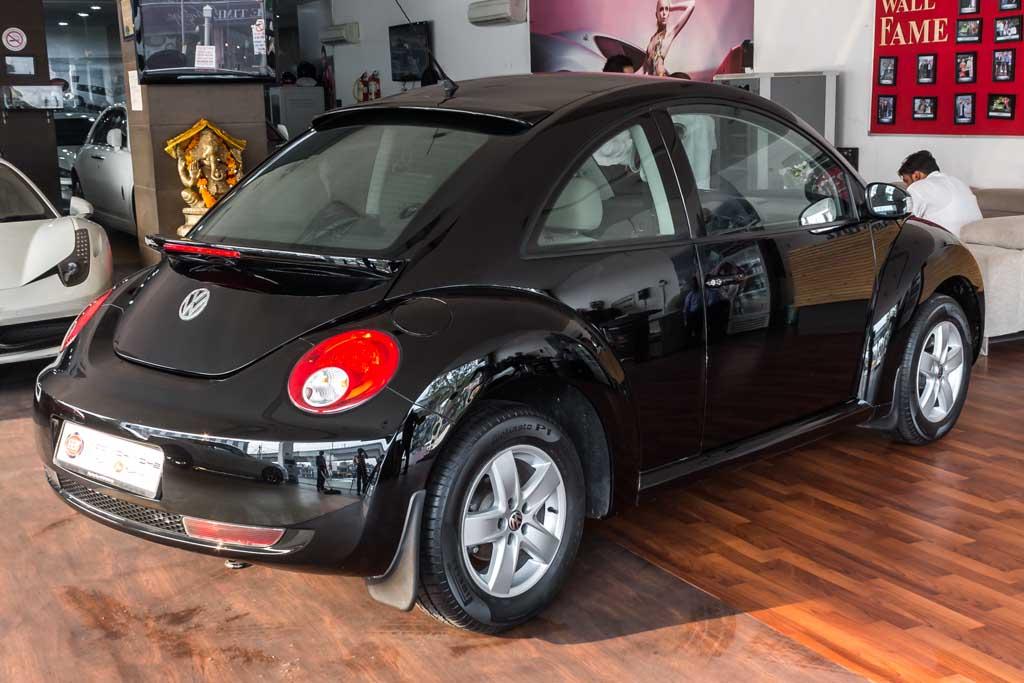 Volkswagen Beetle rear right side view