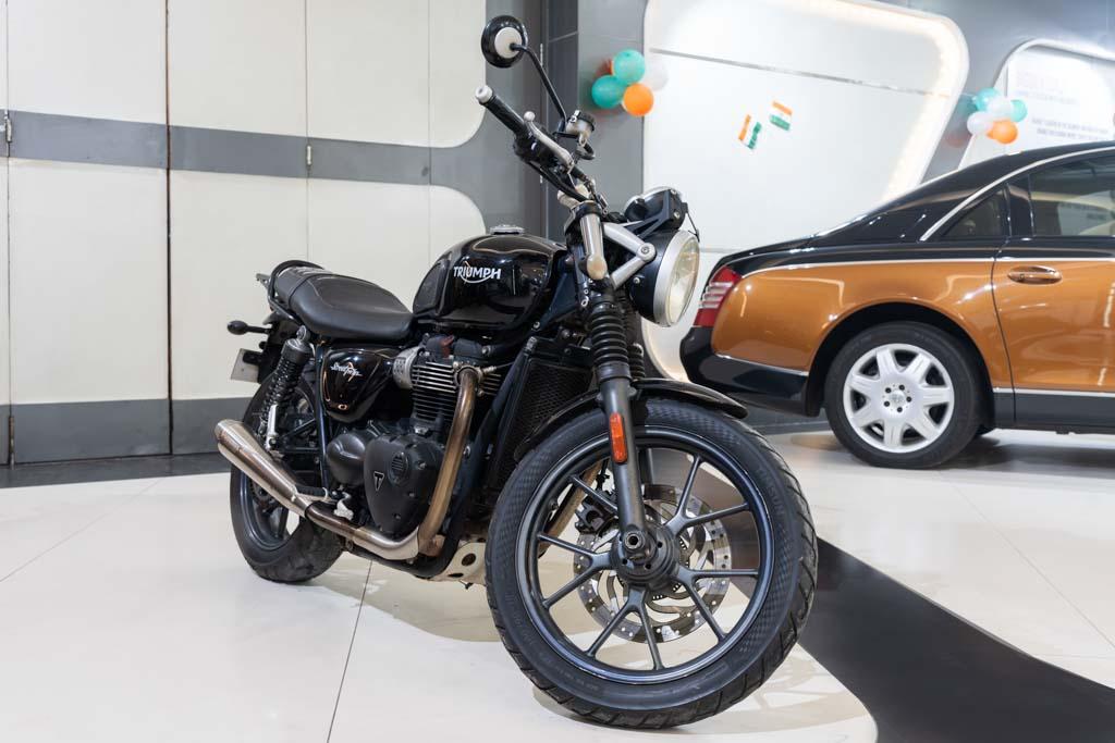 Triumph Street Twin