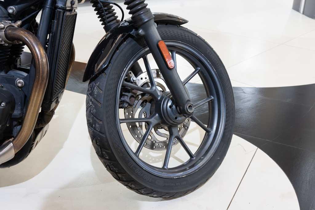 Triumph Street Twin