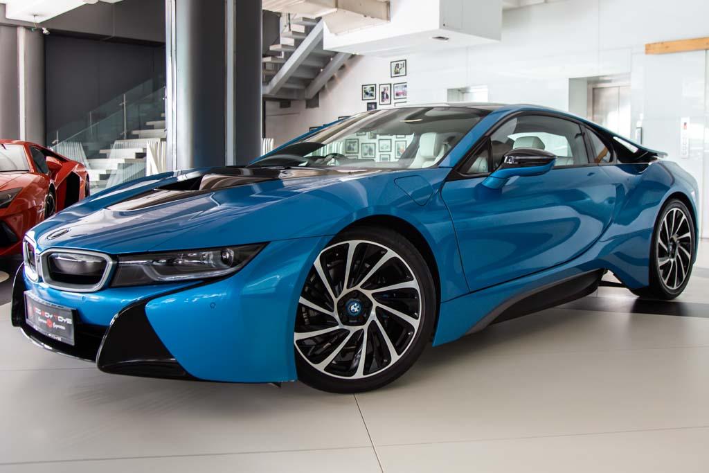 BMW i8