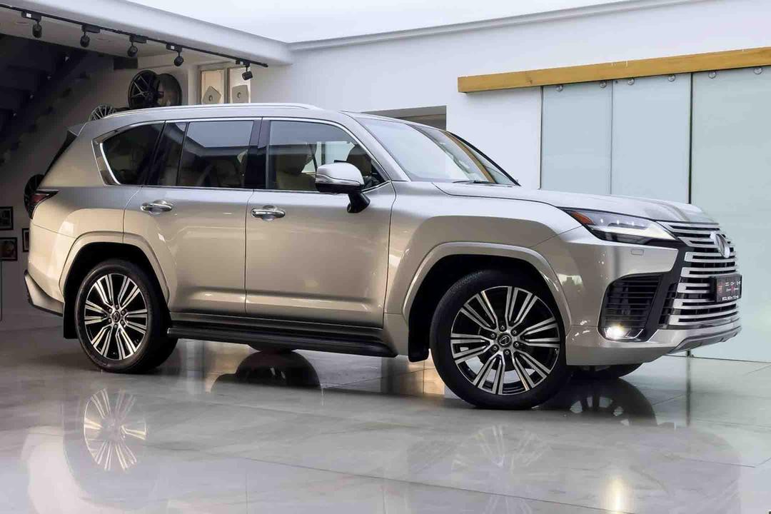 Lexus LX500d