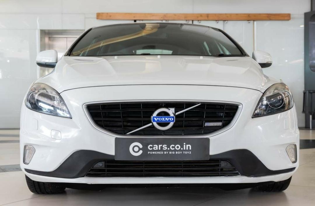 VOLVO V40 CROSS COUNTRY D3
