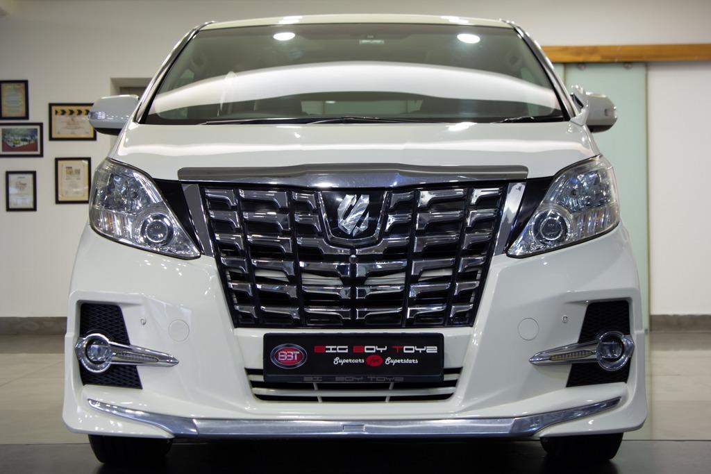 Toyota Alphard V6