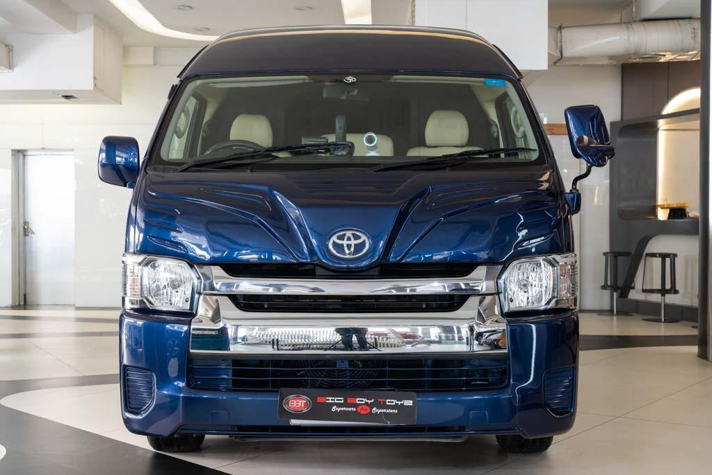 Toyota Hiace 