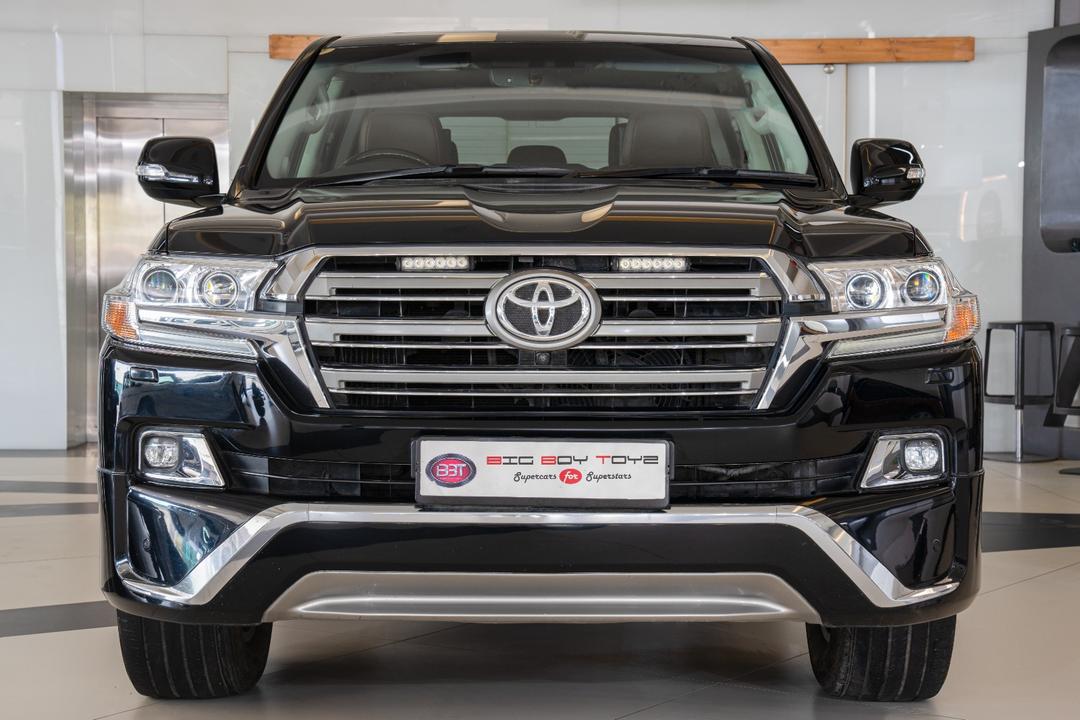 TOYOTA LAND CRUISER LC200 VX