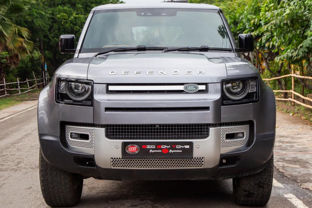 Land Rover Defender P300 110 HSE 