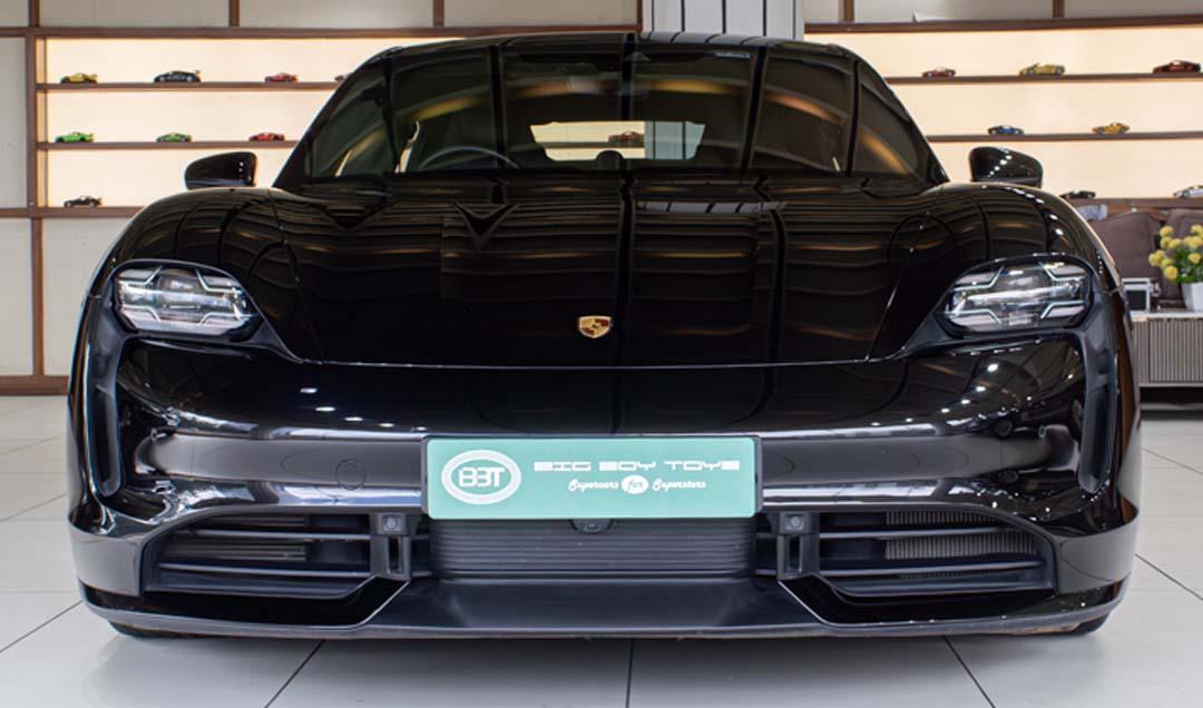 Porsche Taycan Turbo 