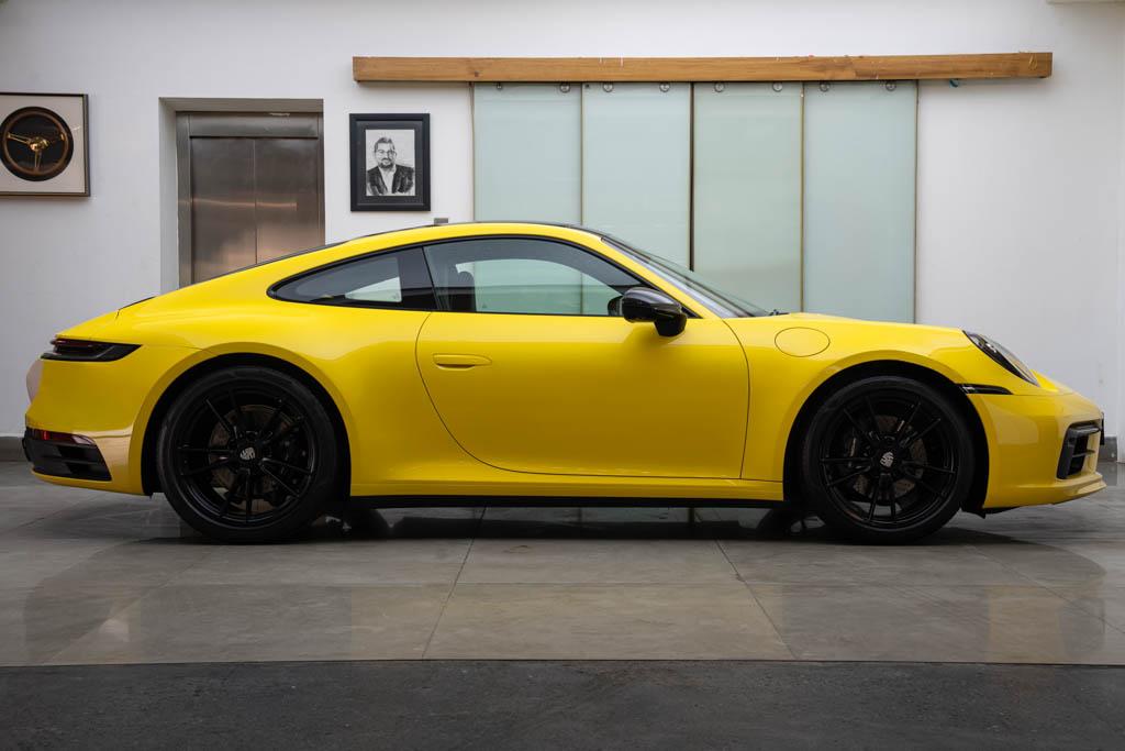 Porsche 992 911 Carrera