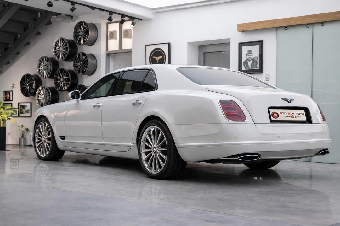 BENTLEY MULSANNE MULLINER V8