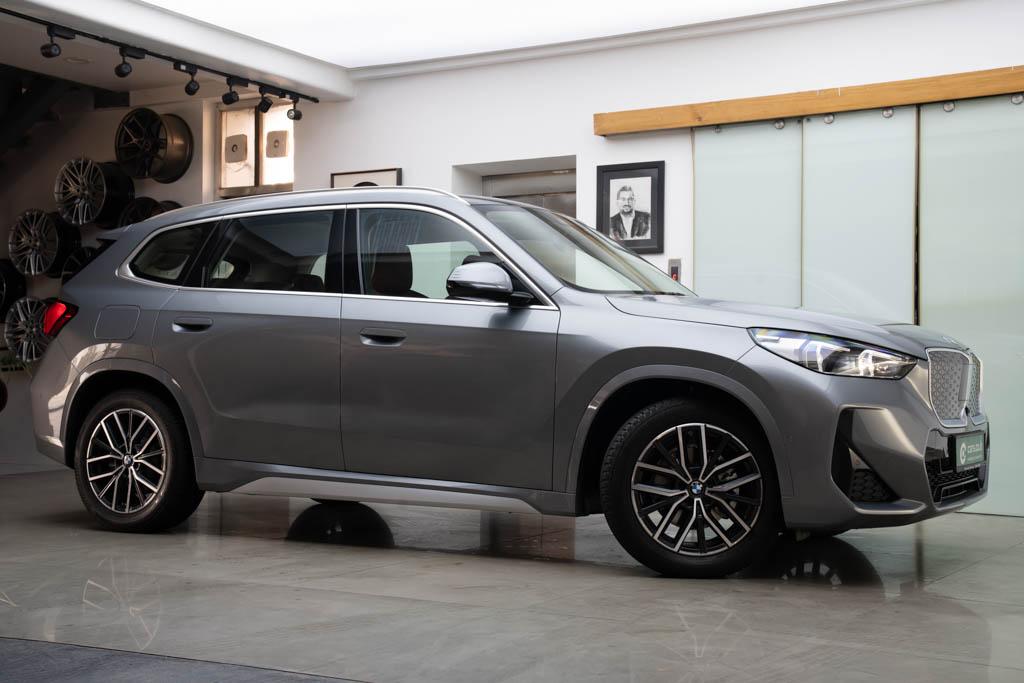 BMW iX1 LWB eDrive 20L M Sport