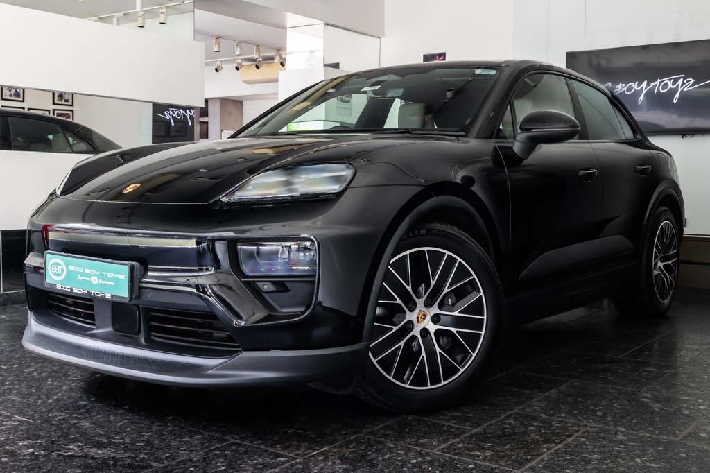 Porsche Macan EV 
