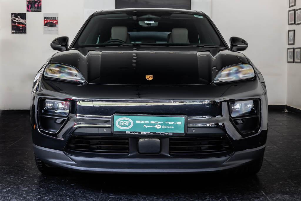 Porsche Macan EV 