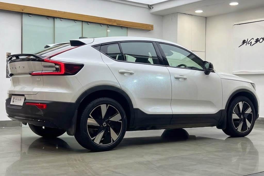 VOLVO C40 RECHARGE E80 (AWD)