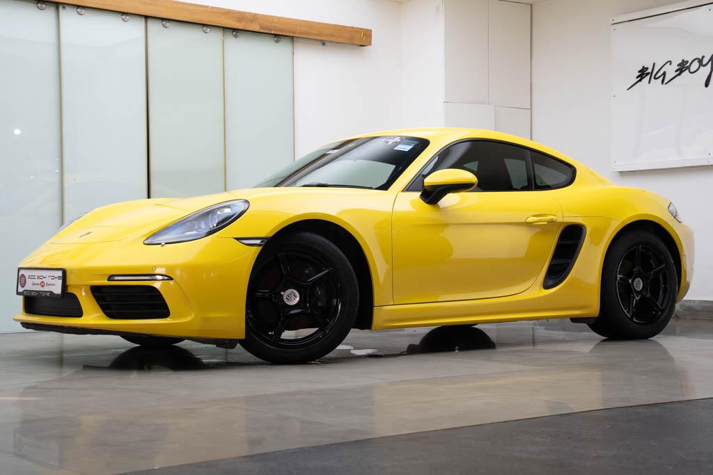 Porsche 718 Cayman 