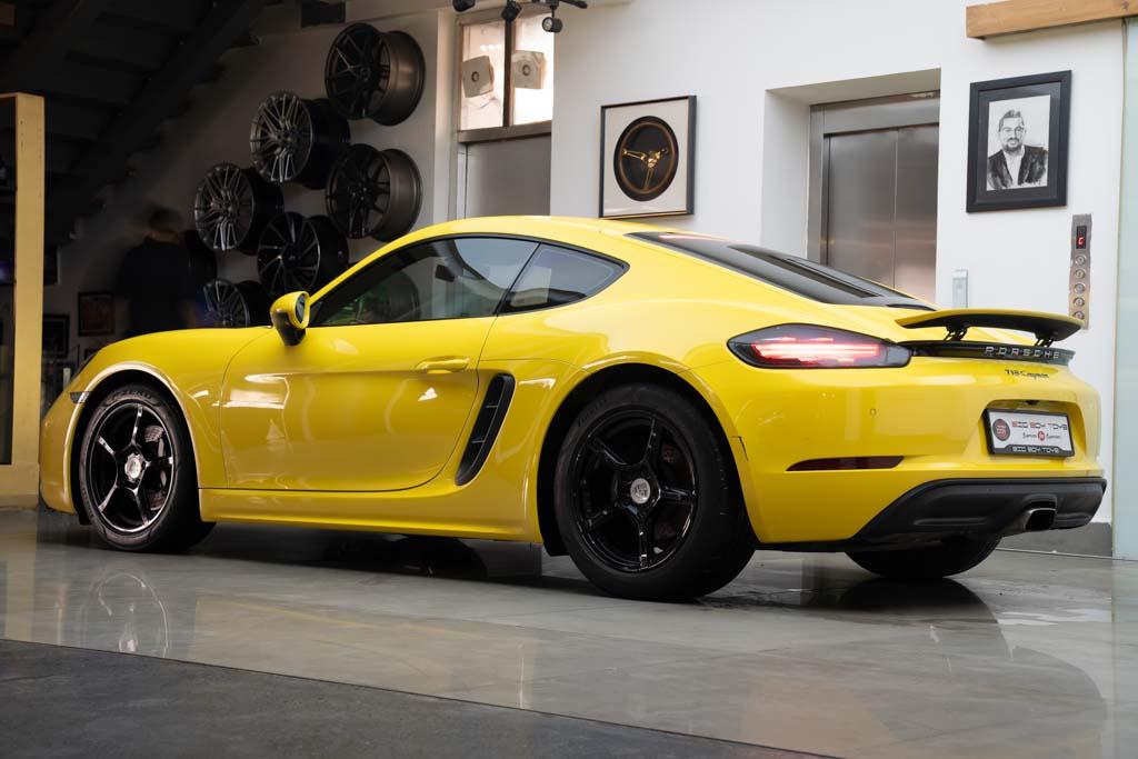 Porsche 718 Cayman 