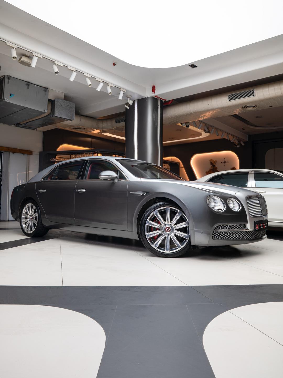 Bentley Flying Spur V8 