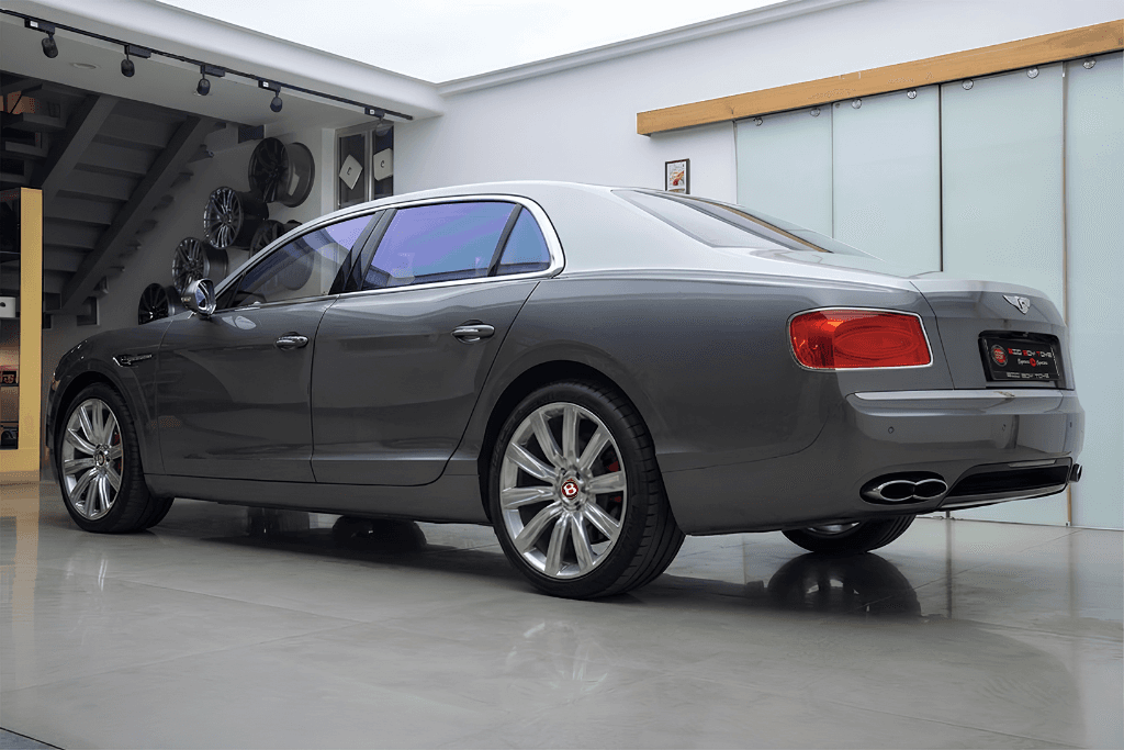 Bentley Flying Spur V8 