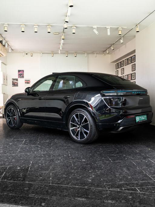 Porsche Macan Turbo EV