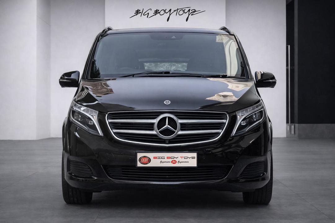 Mercedes Benz V220d 