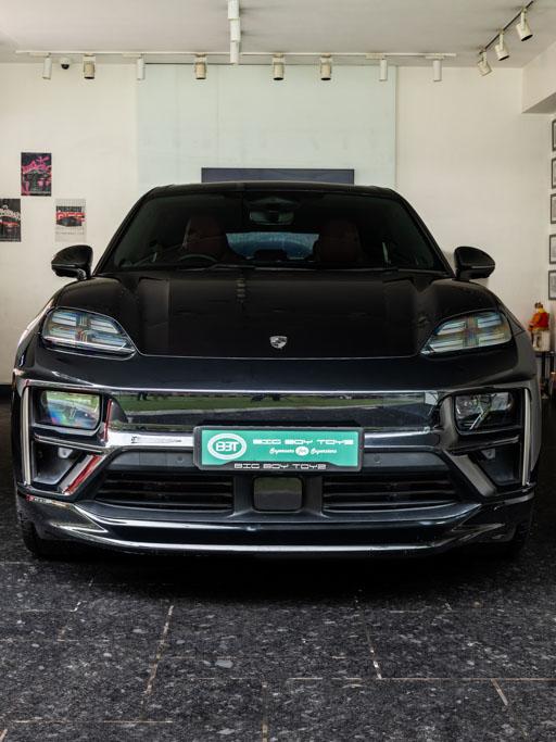 Porsche Macan Turbo EV