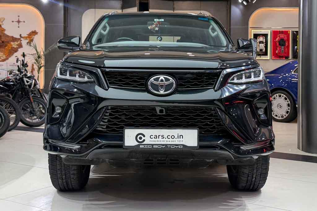 Toyota Fortuner 4x2 MT