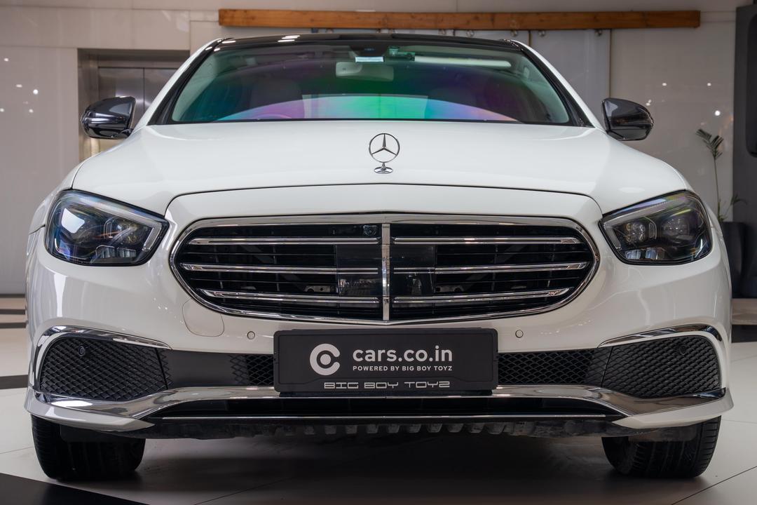 MERCEDES BENZ E200 