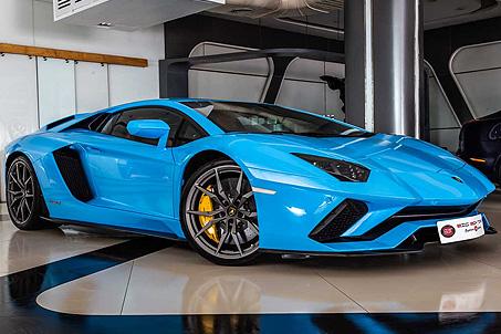 Lamborghini Aventador