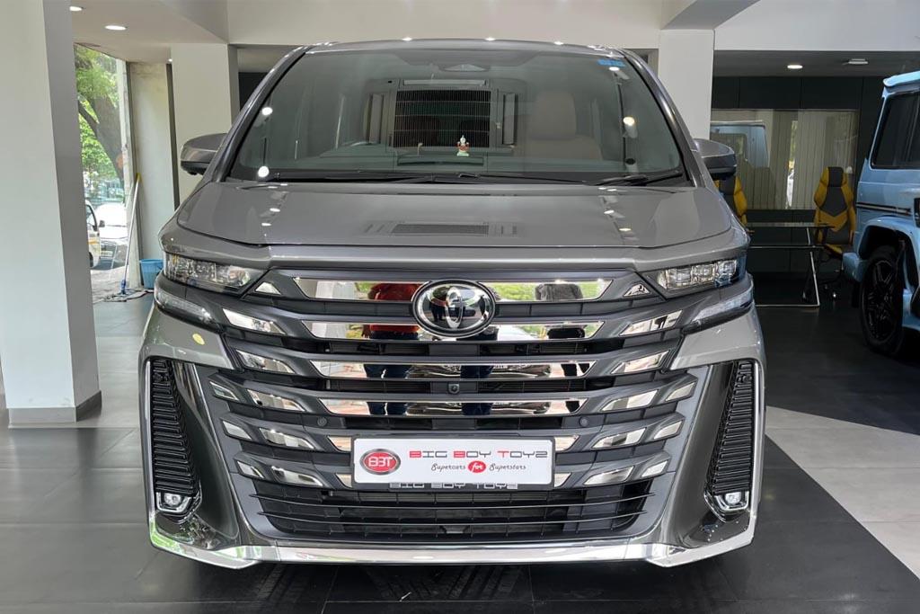 TOYOTA VELLFIRE VIP LOUNGE