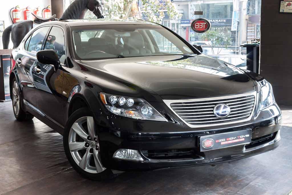 Lexus LS 600h L front right view