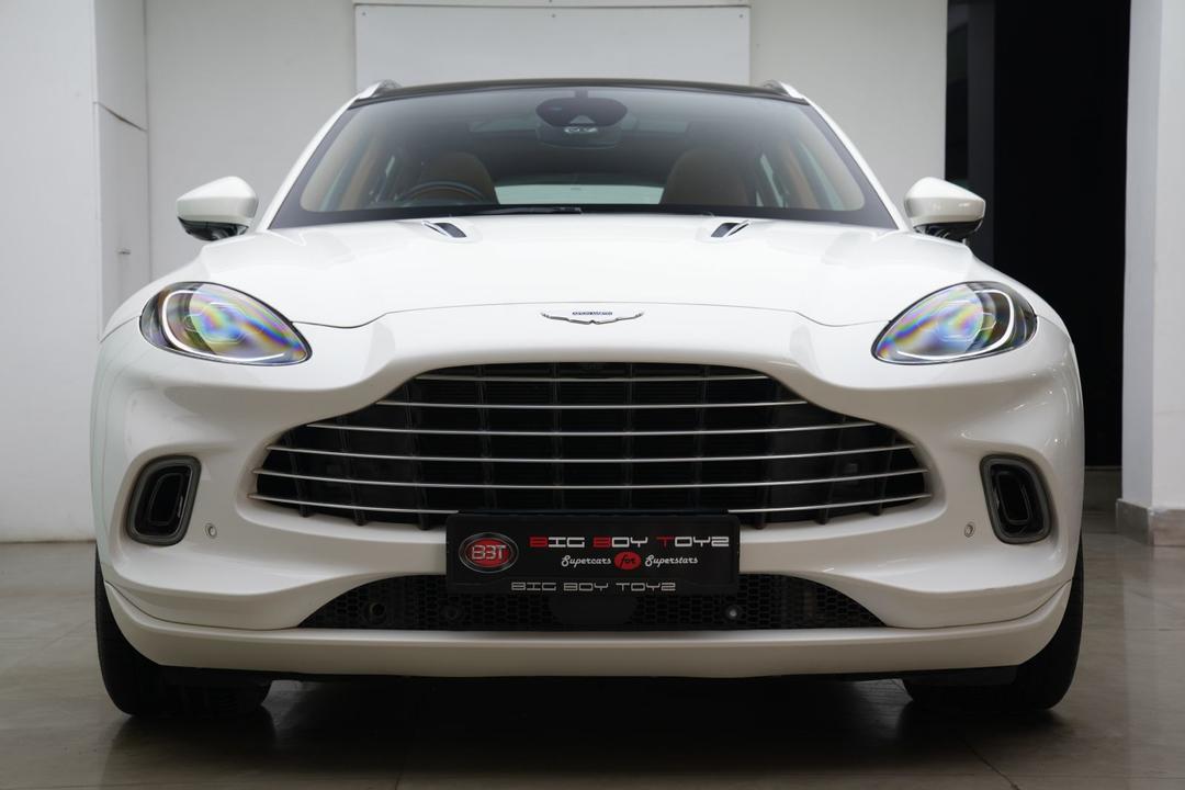 Aston Martin DBX