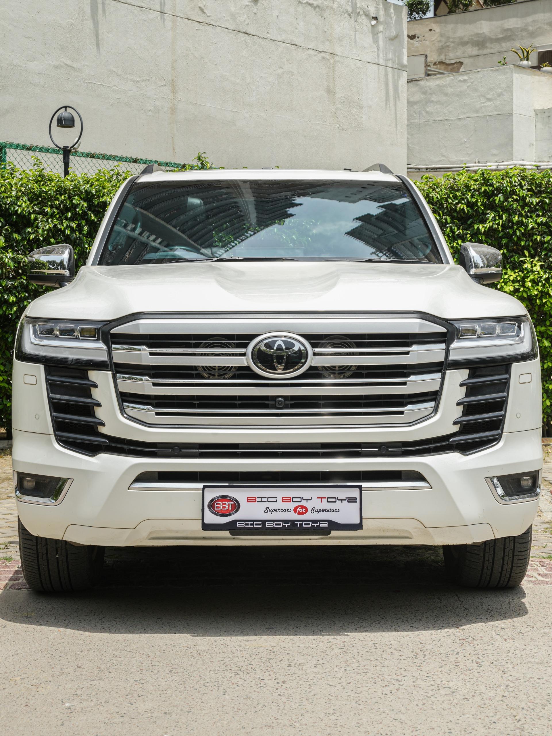 TOYOTA LAND CRUISER LC300